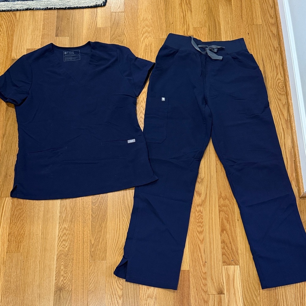 Figs Technical Collection Navy Blue Top & Bottoms Small